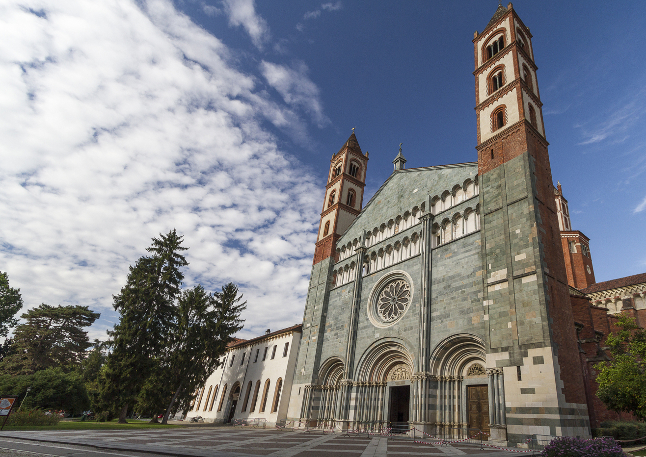 Basilica of Saint Andrew, - Vercelli | Secret World Trip Planner