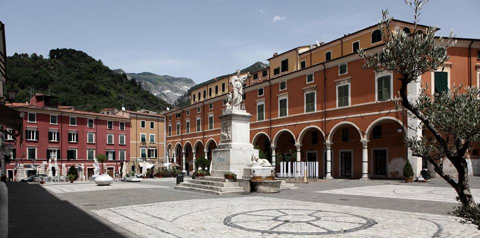 پیازا Alberica - Carrara | Secret World Trip Planner