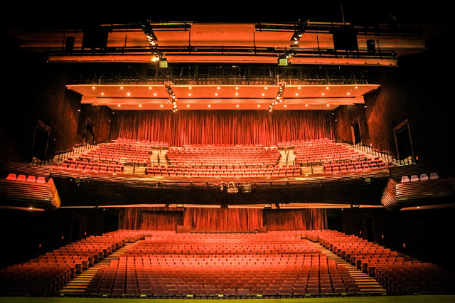 Muangthai Rachadalai Theatre - Khet Din Daeng | Secret World Trip Planner