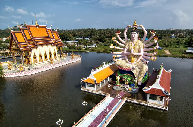 Wat Plai Laem ed il grande Buddha Bianco - Thailand | Secret World Trip Planner