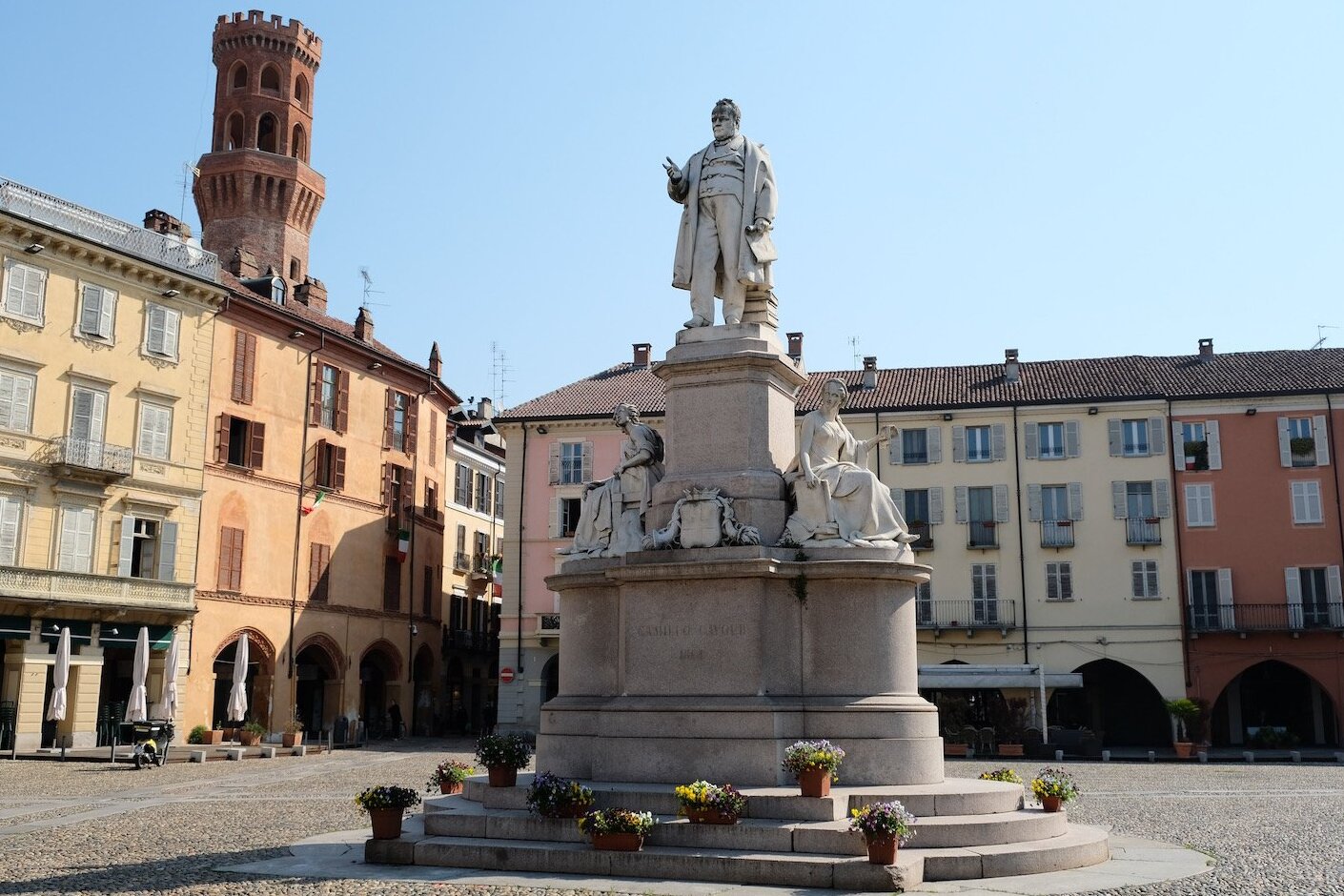 Cavour Square - Vercelli | Secret World Trip Planner