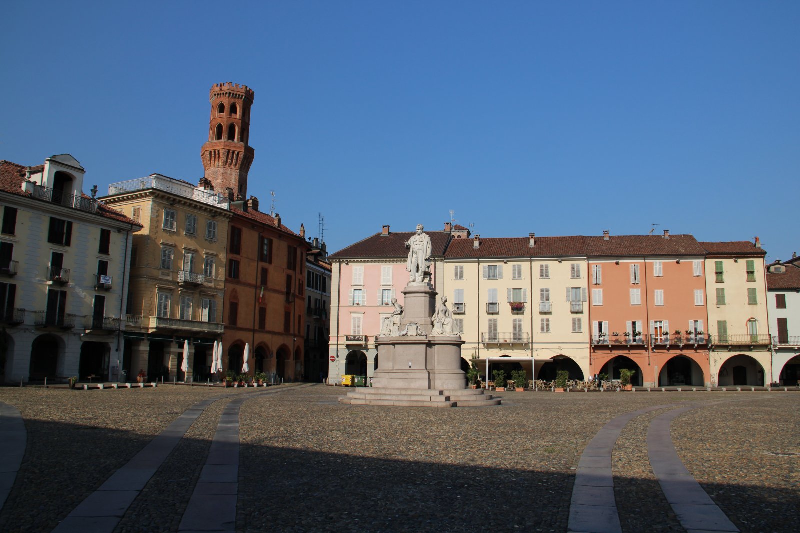 Cavour Square - Vercelli | Secret World Trip Planner