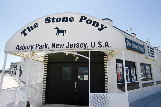 Das steinerne Pony — Asbury Park