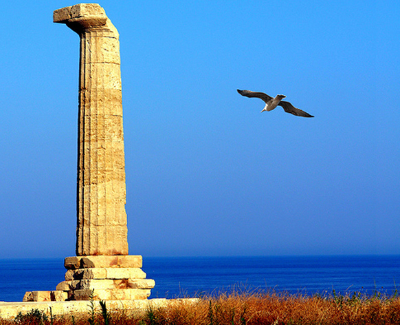 Капо колонна ба археологийн цэцэрлэгт хүрээлэн - Capocolonna | Secret World Trip Planner