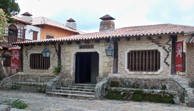 Archäologisches Museum Altos de Chavón — La Romana