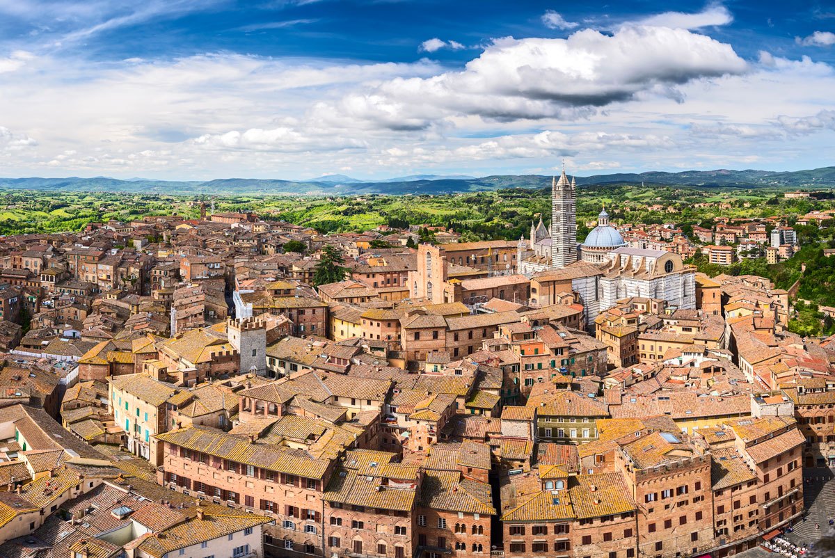 Cearnóg na páirce - Siena | Secret World Trip Planner