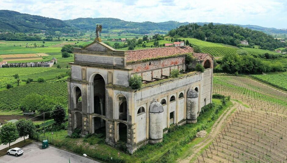 Die unvollendete Kirche von Brendola - Brendola | Secret World Trip Planner