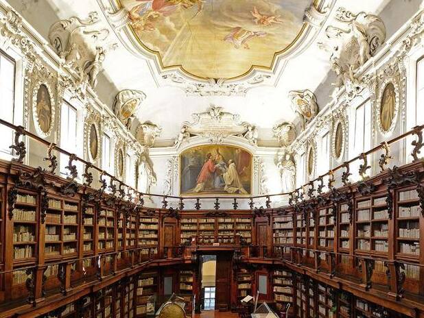 Classense లైబ్రరీ - Ravenna | Secret World Trip Planner