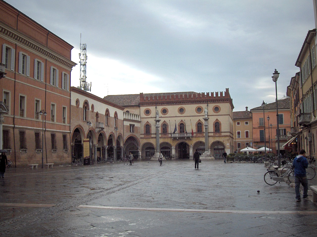 Piazza del Popolo - Ravenna | Secret World Trip Planner