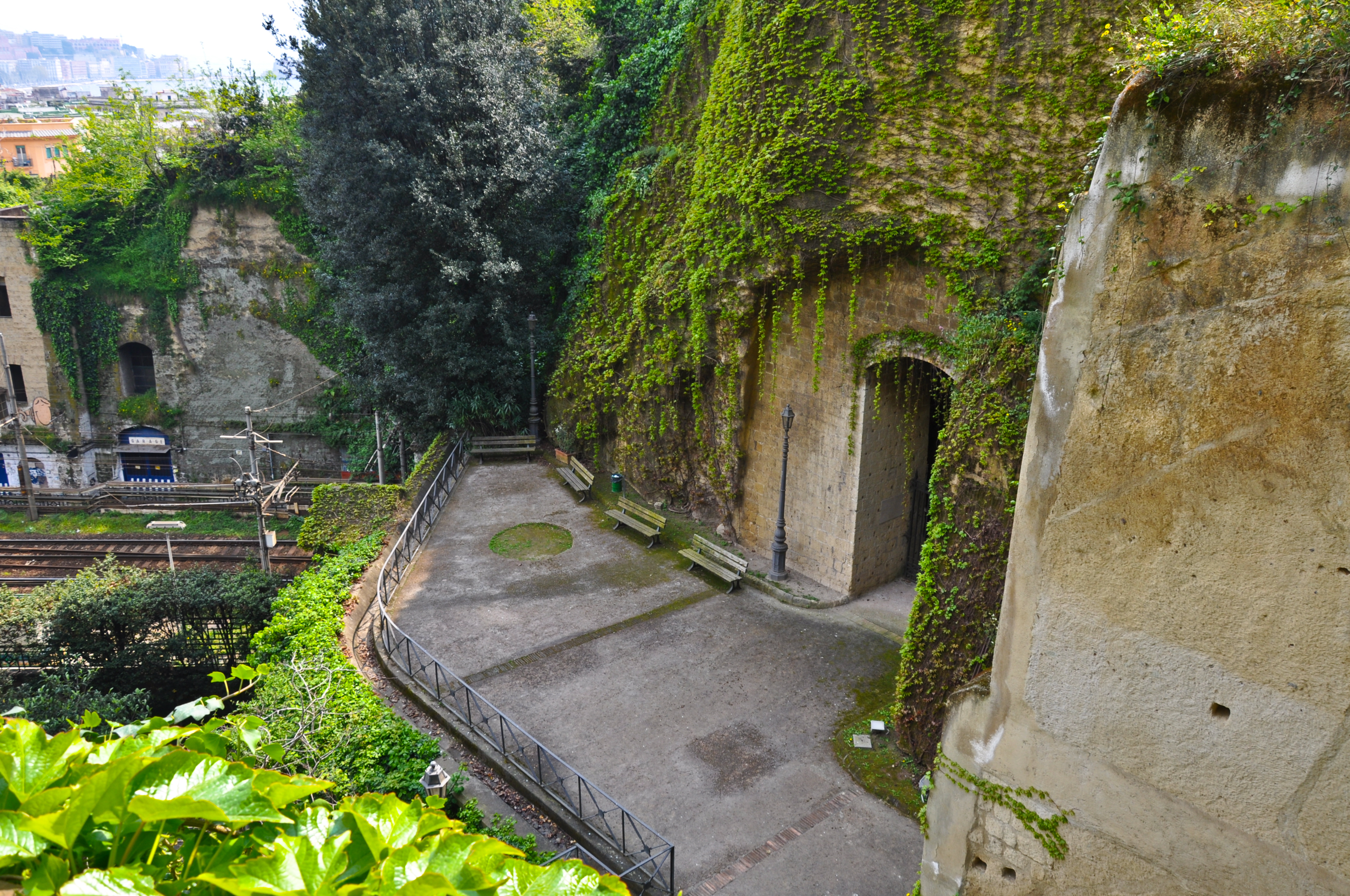 Parcul Vergiliano din Piedigrotta - Napoli | Secret World Trip Planner