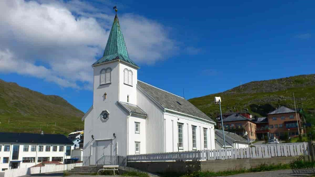 Honningsvag Church — Kirkegata 2