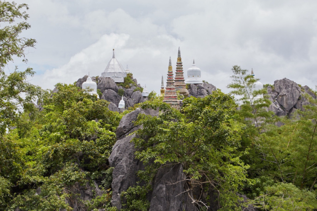 Wat Chaloemprakiat Prachomklao Rachanusorn-Tempel - Wichet Nakhon | Secret World Trip Planner