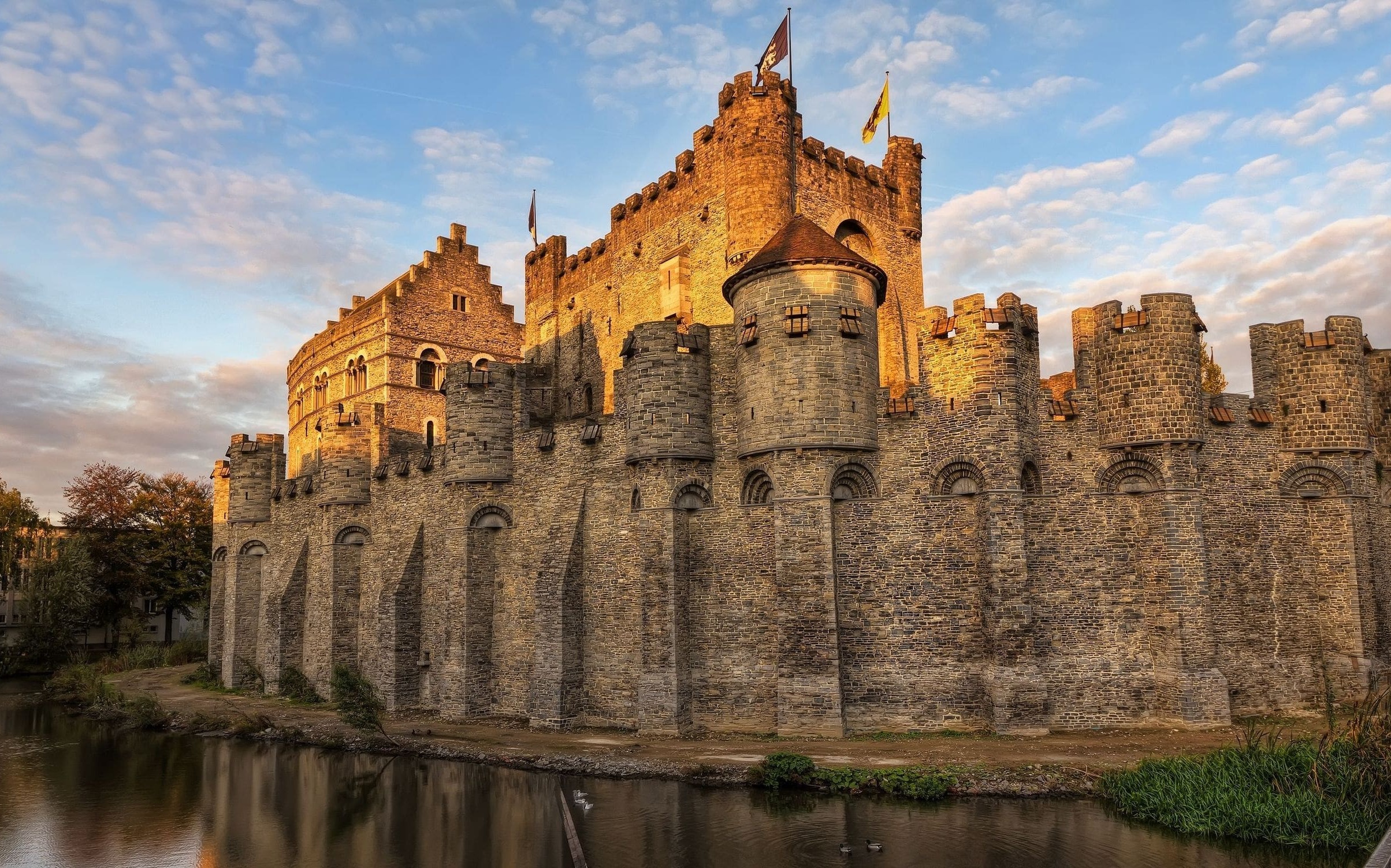 Schloss der Grafen - Gent | Secret World Trip Planner