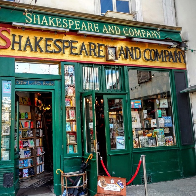 Paris | Shakespeare and Company: an iconic bookstore - Paris | Secret World Trip Planner