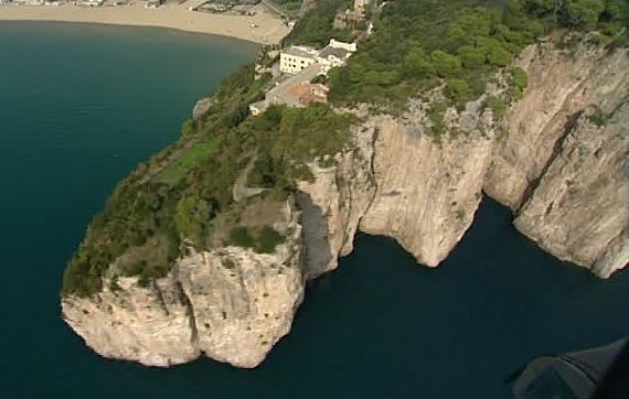 Montagna Spaccata को अभयारण्य - Gaeta | Secret World Trip Planner