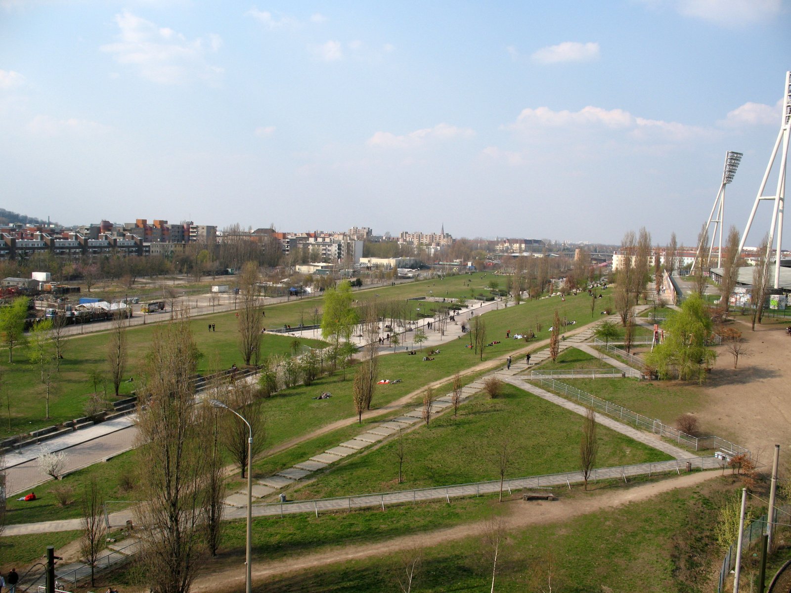 Nedjeljom u Mauerparku - Berlin | Secret World Trip Planner