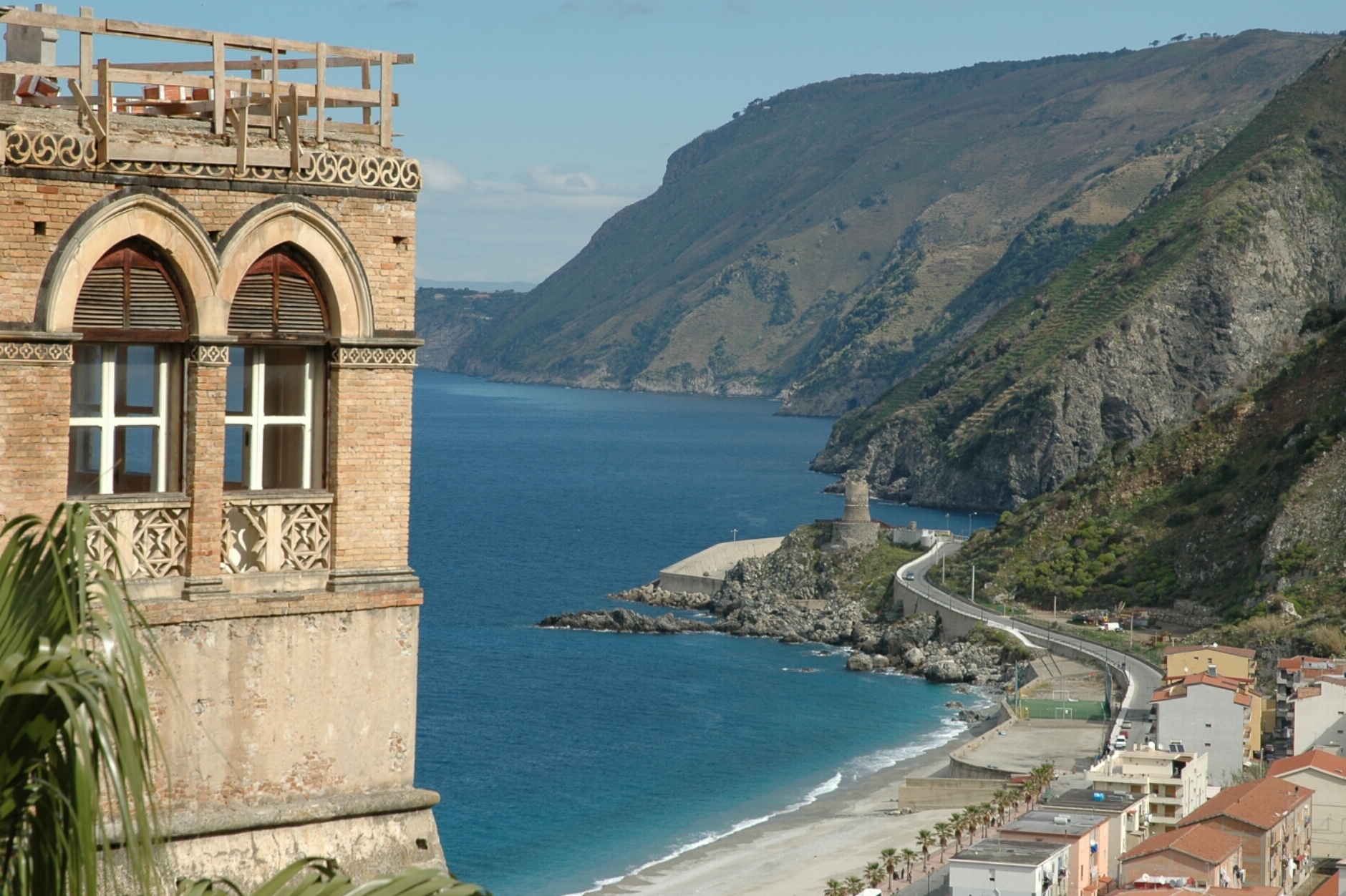قلعه باگنارا - Bagnara Calabra | Secret World Trip Planner