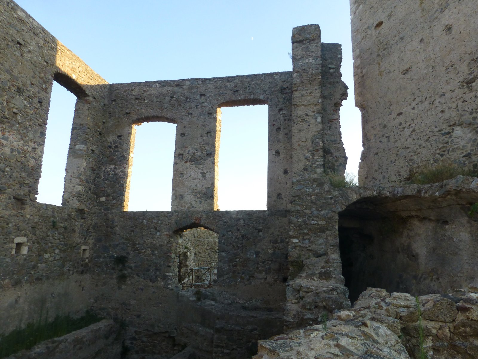 * Castello dei בורג ' ה-Squillace, Calabria *  - Squillace | Secret World Trip Planner