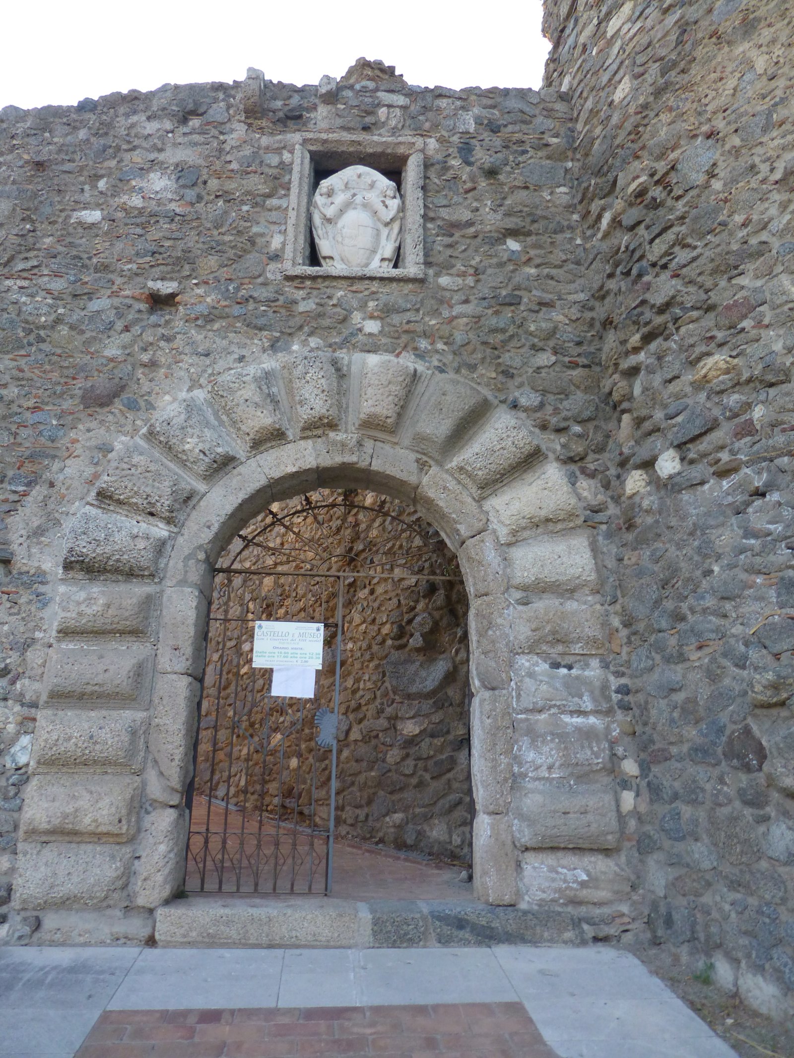 * Castello dei בורג ' ה-Squillace, Calabria *  - Squillace | Secret World Trip Planner