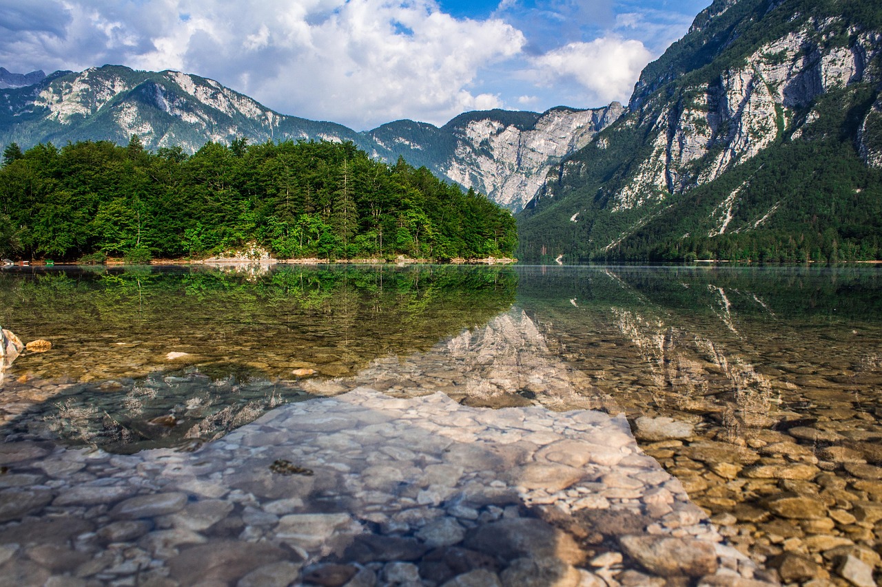 Slovenia | Lake Bohinj - Lago di Bohinj | Secret World Trip Planner