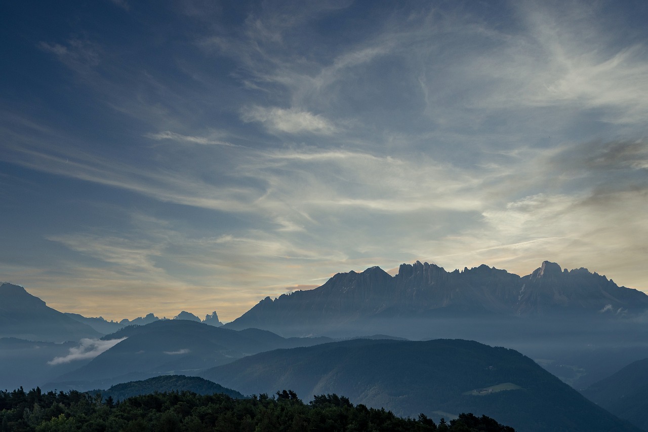 Dolomiti | Latemar, la montagna selvaggia - Latemar | Secret World Trip Planner