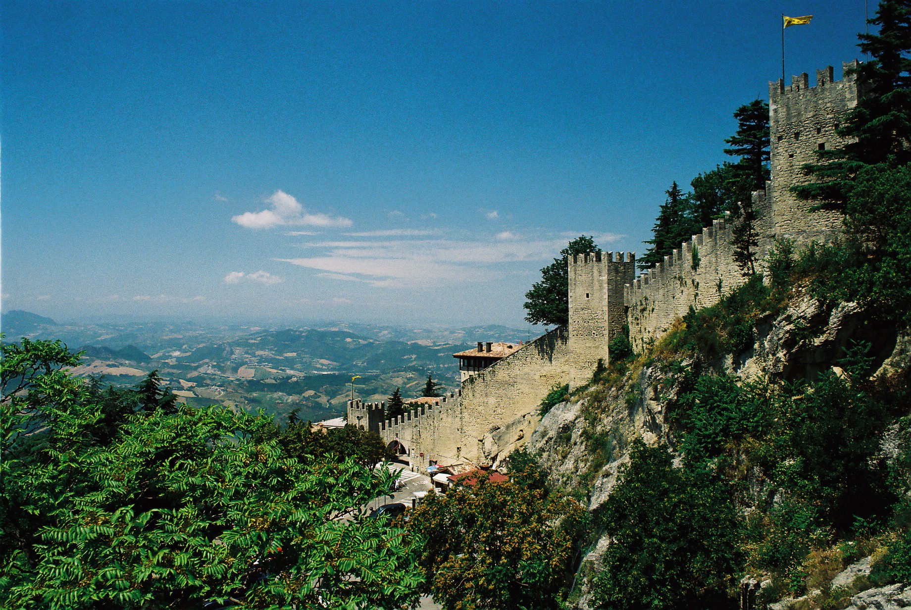 San Marino | La més Antiga del Món de la República | Secret World Trip Planner