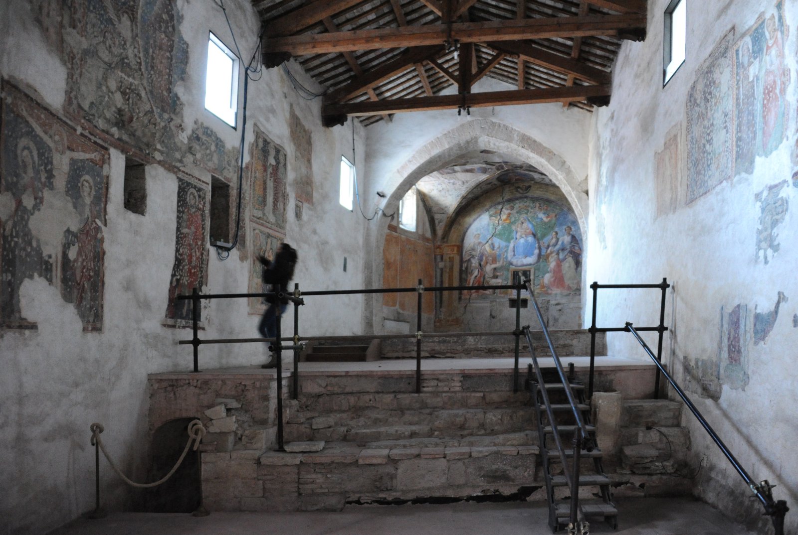 Kirche der heiligen Johannes und Paulus - Spoleto | Secret World Trip Planner