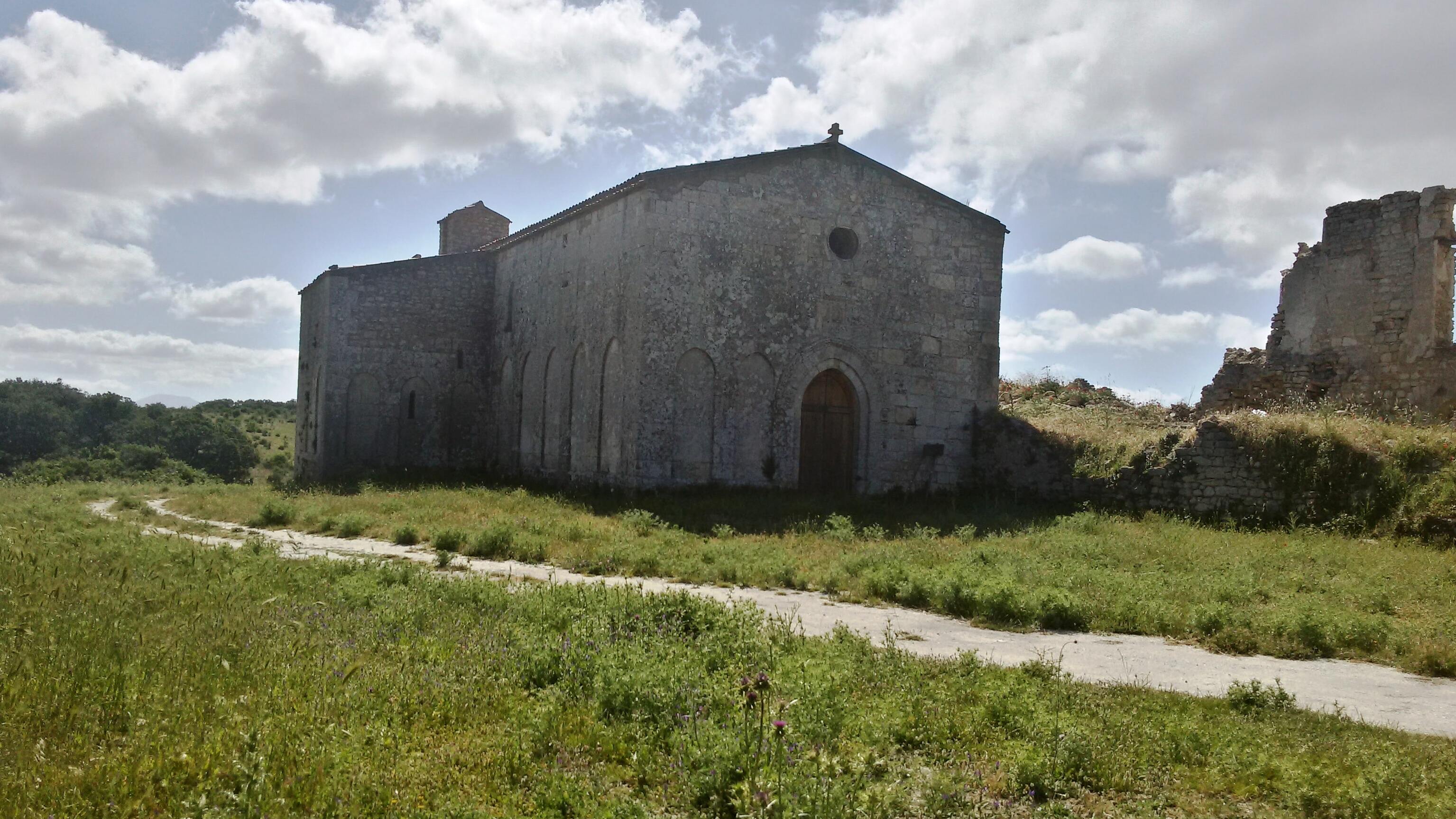 Heiligtum von Rifesi — Unnamed Road