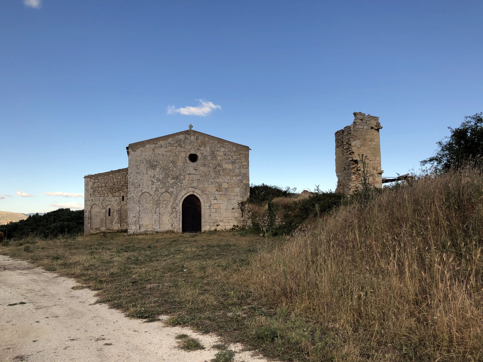 Heiligtum von Rifesi - Unnamed Road | Secret World Trip Planner