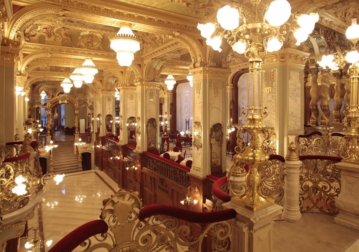 Budapest und das berühmte alte New Yorker Café — Budapest