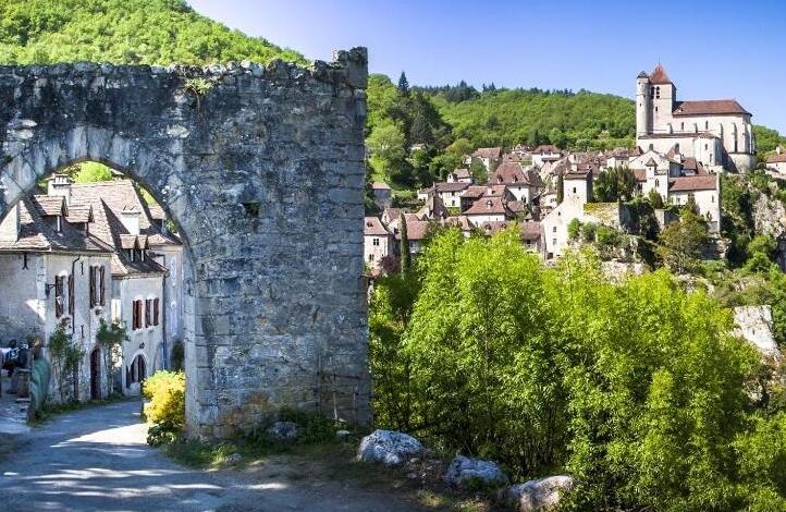 Saint-Cirq Lapopie,The village that bewitched André Breton — Saint-Cirq-Lapopie