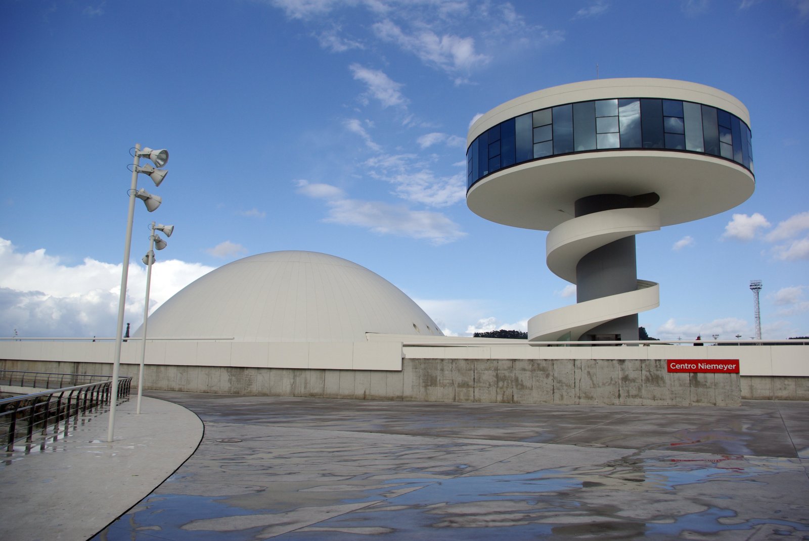 Oscar Niemeyer International Cultural Centre - Avilés | Secret World Trip Planner