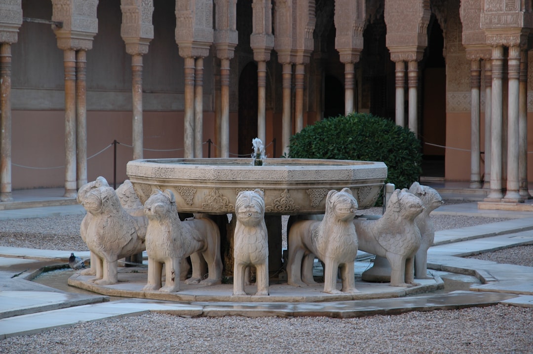 Brunnen der Löwen - Granada | Secret World Trip Planner