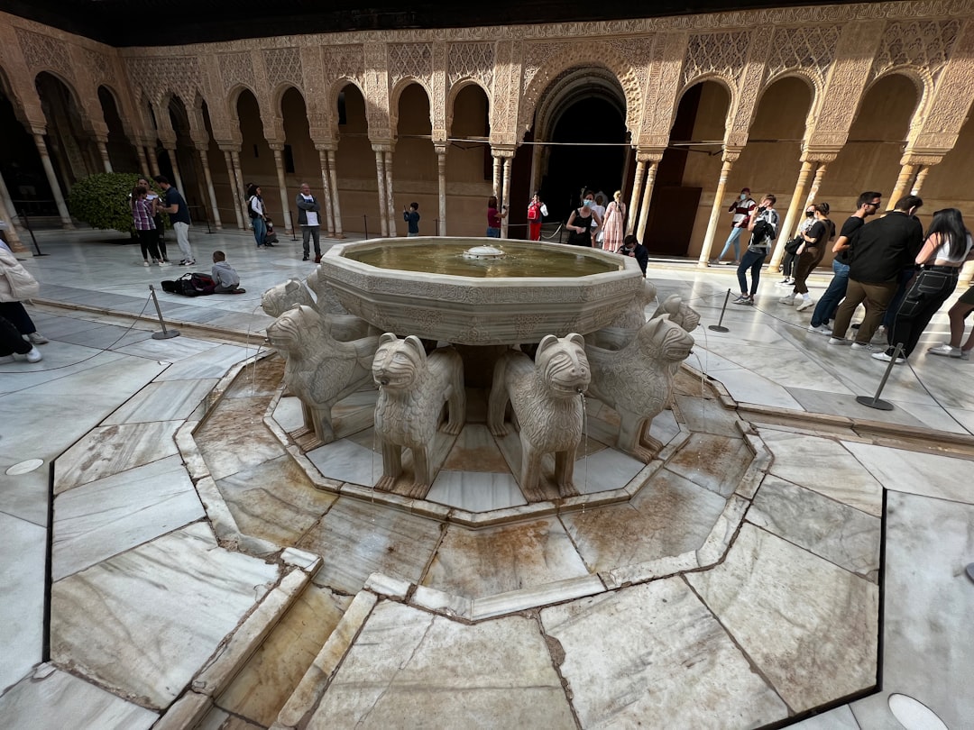 Brunnen der Löwen - Granada | Secret World Trip Planner
