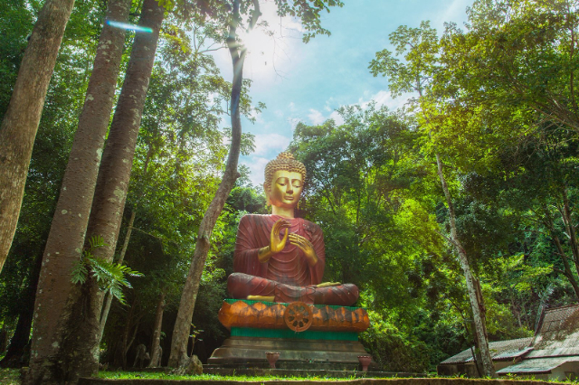Wat Tham Ta Pan — Tambon Tham Nam Phut
