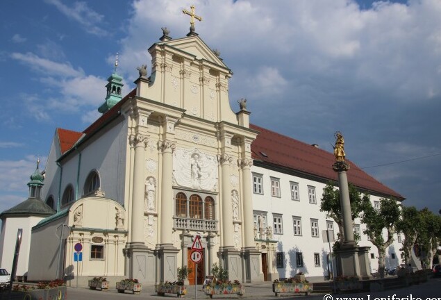 Piazza Minoritski di Ptuj — Minoritski trg