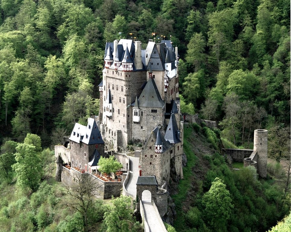 Burg Eltz - Wierschem | Secret World Trip Planner