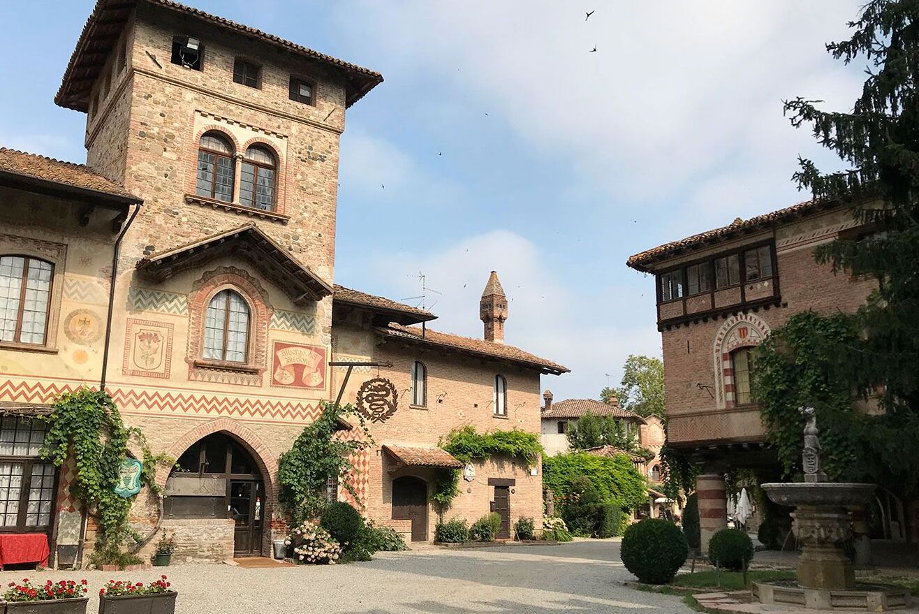 Dorf Grazzano Visconti - Grazzano Visconti | Secret World Trip Planner