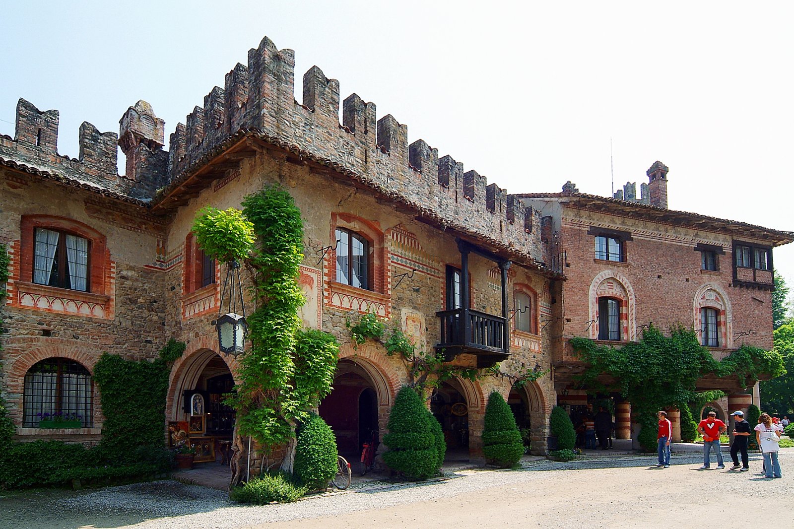 Dorf Grazzano Visconti - Grazzano Visconti | Secret World Trip Planner