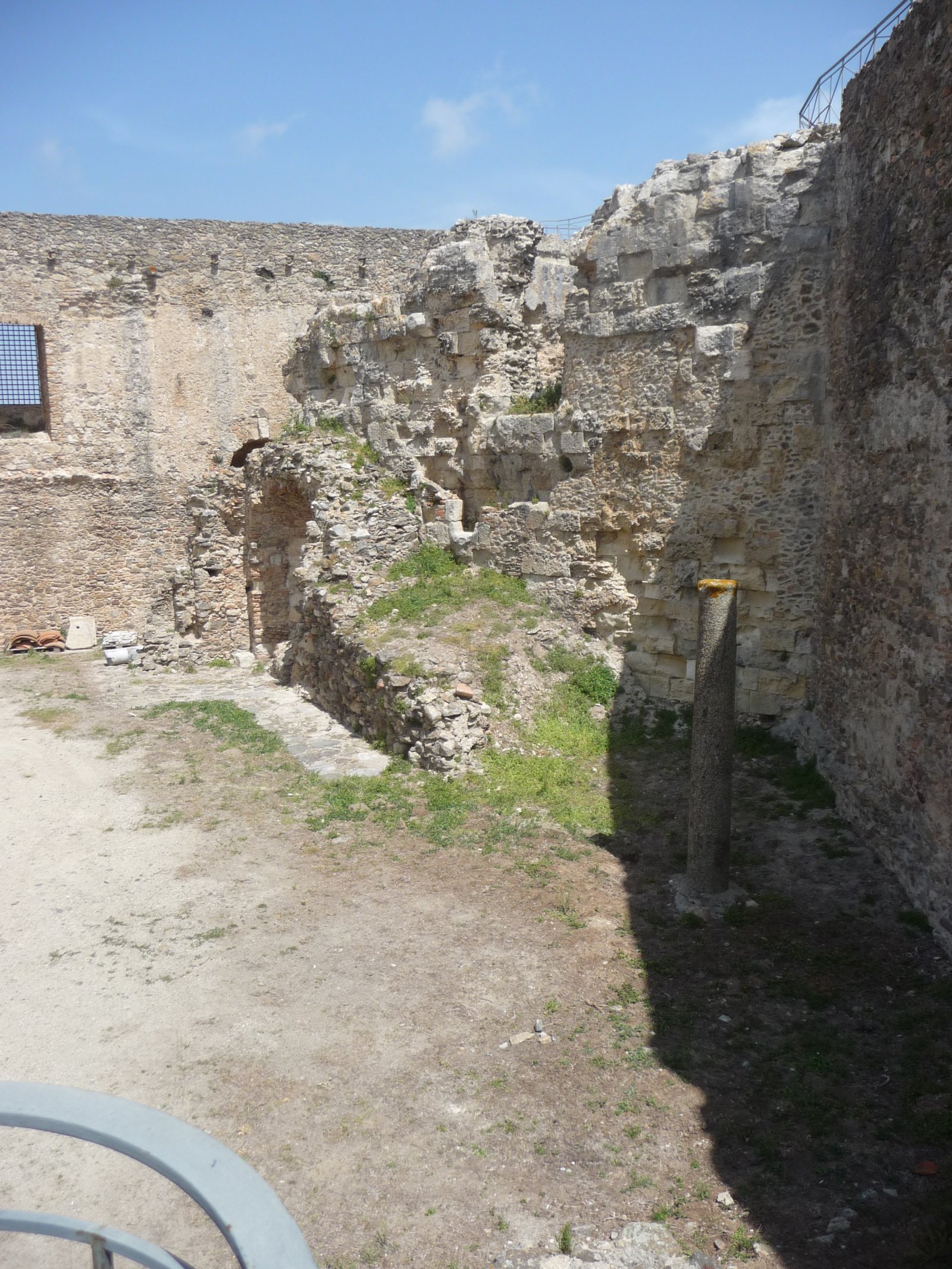 Il castello Normanno di Vibo Valentia - Vibo Valentia | Secret World Trip Planner