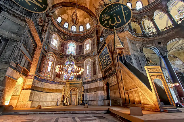 Hagia Sophia - Ayasofya Meydanı no 1 | Secret World Trip Planner
