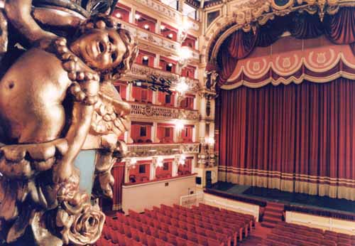 Bellini teatri - Napoli | Secret World Trip Planner