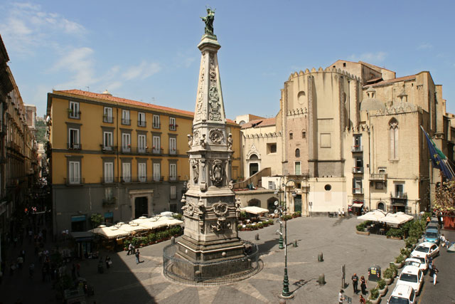 Kostol San Domenico Maggiore - Napoli | Secret World Trip Planner