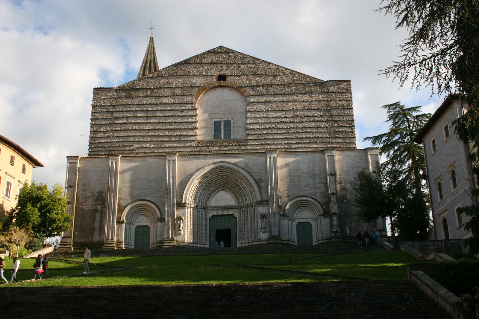 Kanisa la San Fortunato - Todi | Secret World Trip Planner