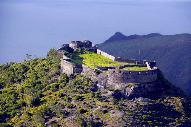 High Knoll Fort  — STHL 1ZZ