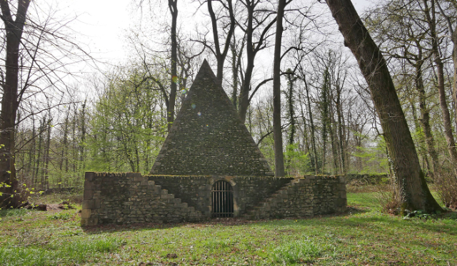 The Désert de Retz i — Chambourcy