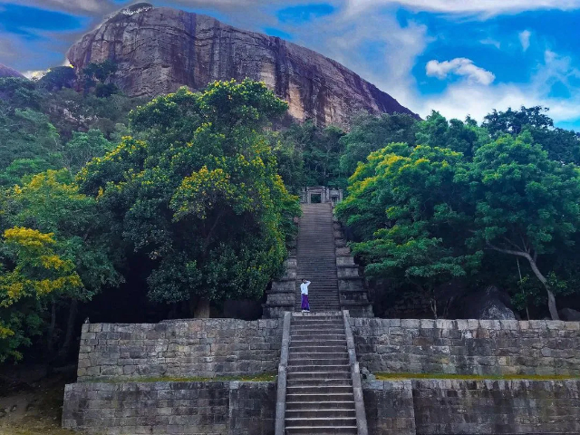 Yapahuwa Rock Fortress - Maho | Secret World Trip Planner