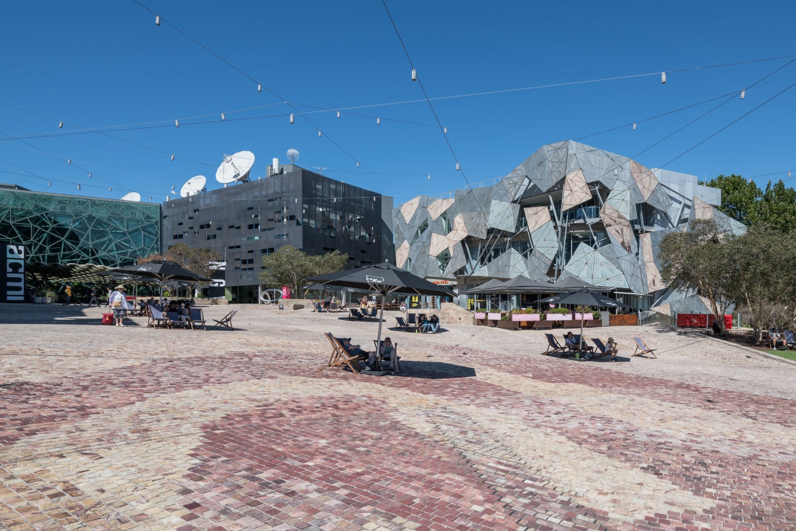 Bundesplatz - Melbourne | Secret World Trip Planner
