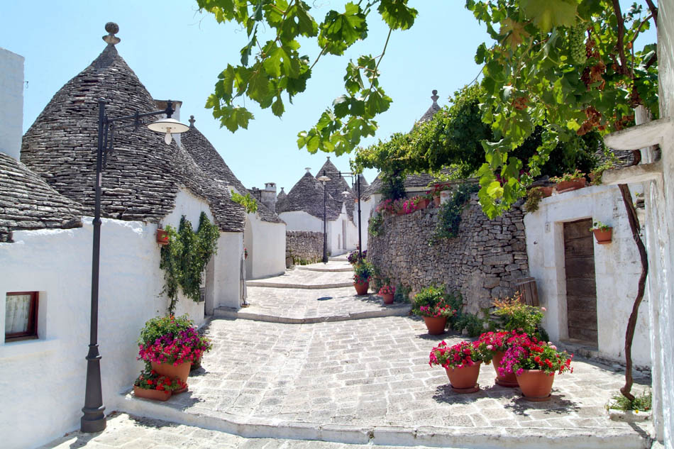 Alberobello dan Trulli-nya - Alberobello BA | Secret World Trip Planner