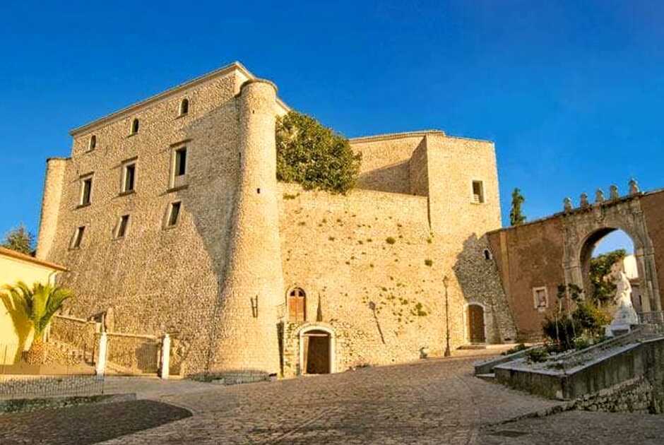 Castelul Montemiletto - Montemiletto | Secret World Trip Planner